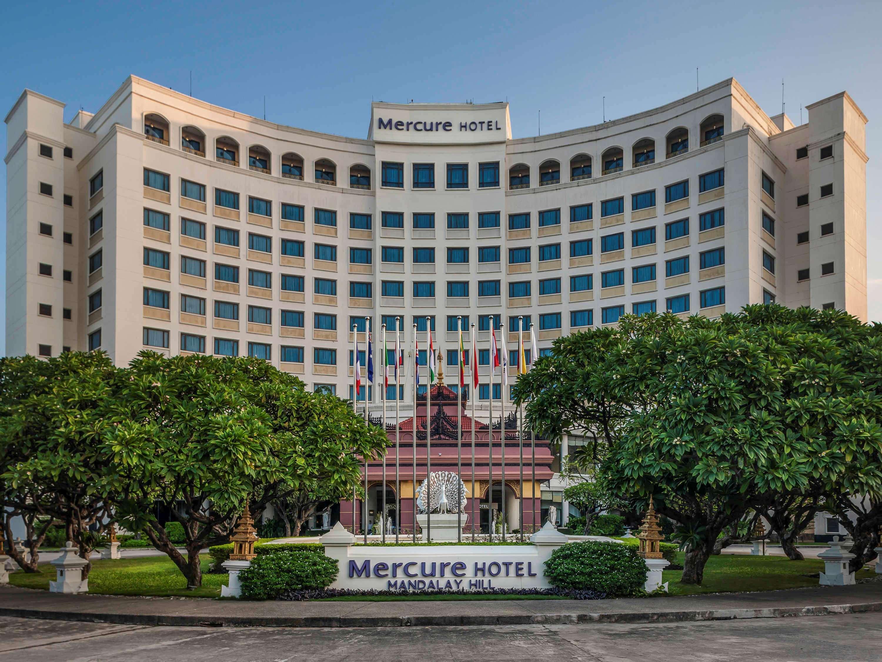 Mercure Mandalay Hill Resort Bagian luar foto