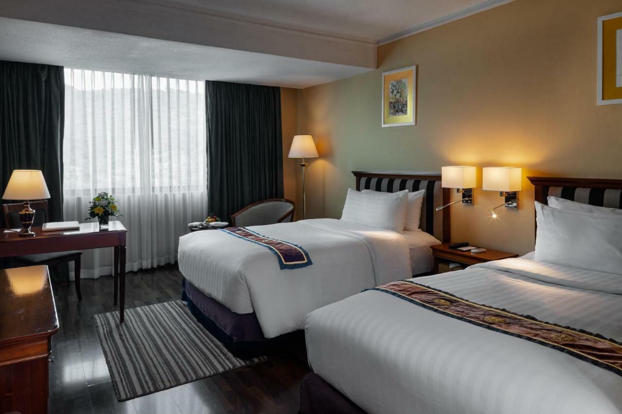 Mercure Mandalay Hill Resort Bagian luar foto